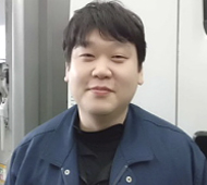 先輩社員